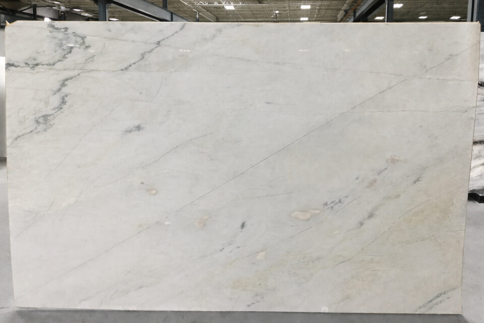 WHITE MACUBAS - QUARTZITE
