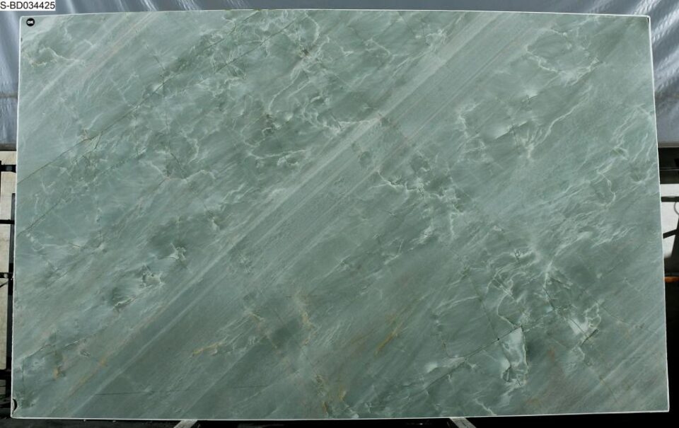 EMERALD LAKE - QUARTZITE