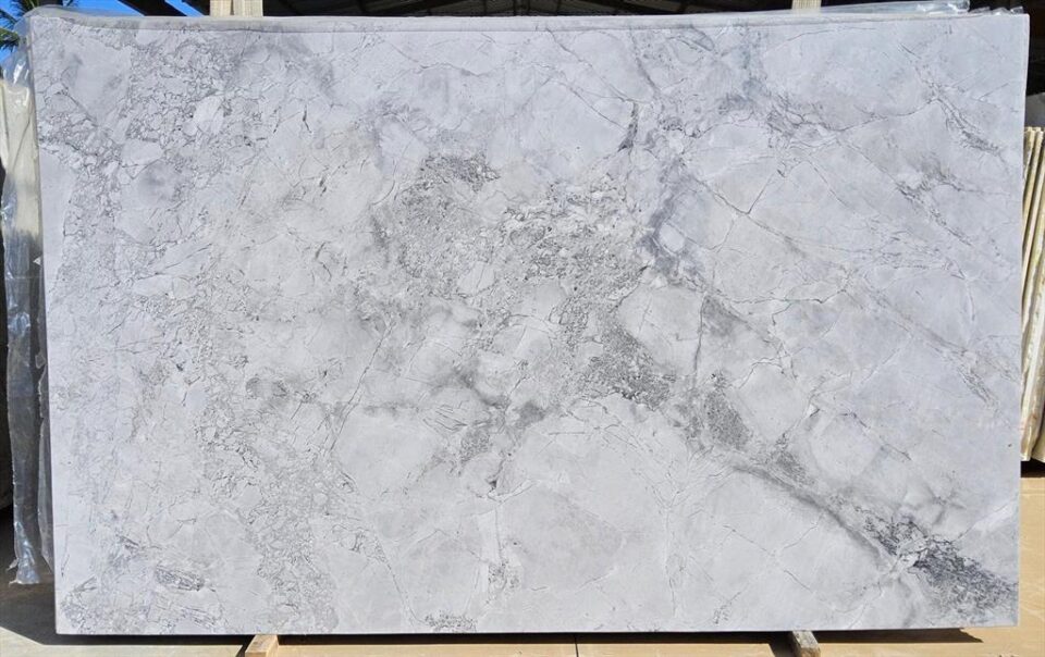 CALACATTA SUPER WHITE - QUARTZITE